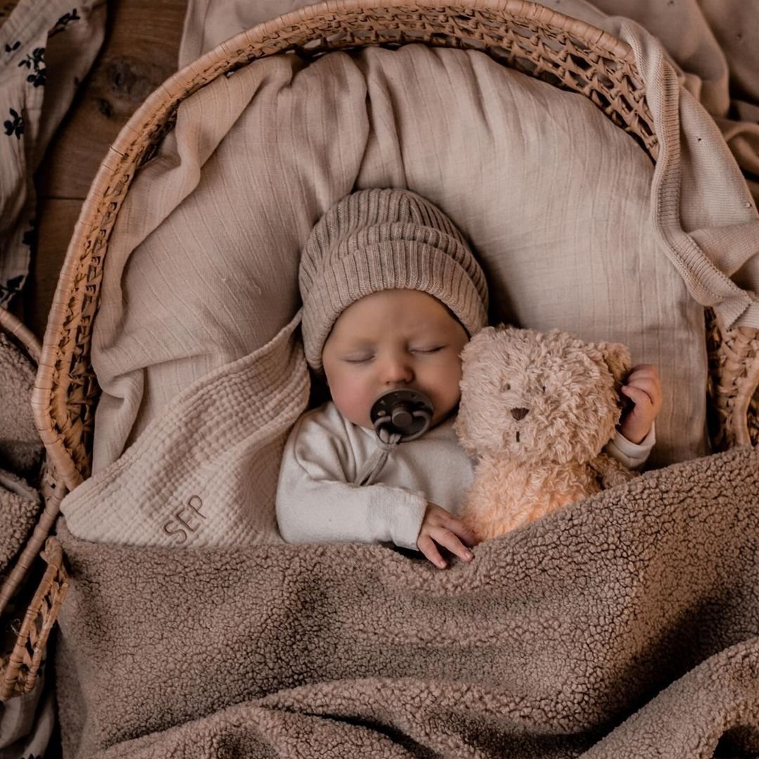 MOONIE 2.0: Επαναφορτιζόμενο βοήθημα ύπνου με ηχογράφηση & αισθητήρα κλάματος – Οργανικό βαμβάκι Sand - Image 4