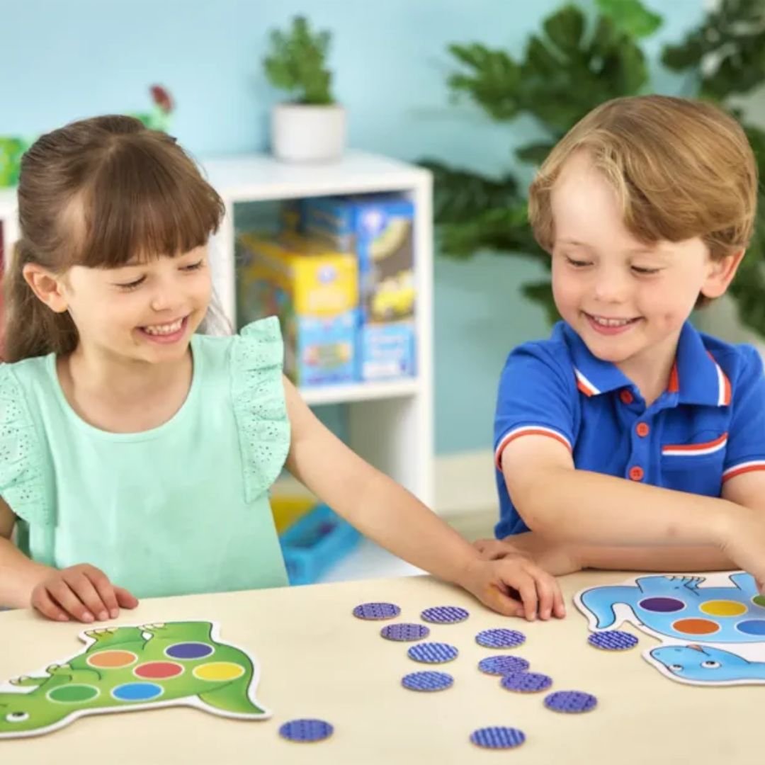 Orchard Toys Εκπαιδευτικό Επιτραπέζιο Παιχνίδι "Δεινόσαυροι με βούλες" Για Παιδιά 3-6 ετών - Image 2